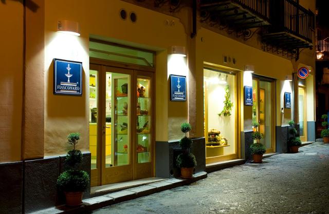 La pasticceria Fiasconaro nel cuore di Castelbuono La pasticceria Fiasconaro nel cuore di Castelbuono