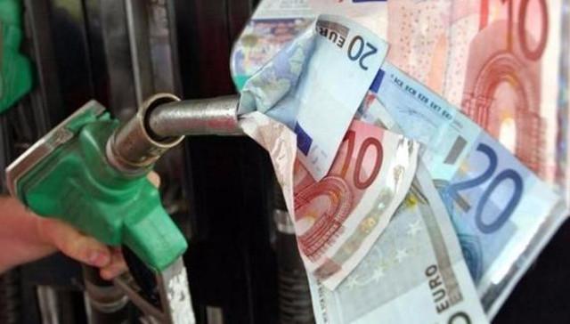 In Sicilia il prezzo della benzina ha superato i 2€