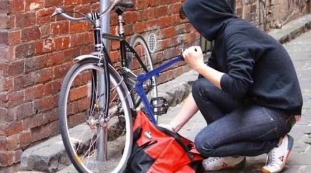 Se non volete farvi fregare la bici dovrete dotarvi di un antifurto adeguato...