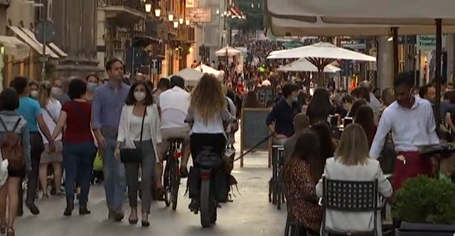 DIVIETI DI ASSEMBRAMENTO DIVIETI DI ASSEMBRAMENTO