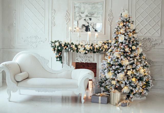 Tra i best sellers del momento ci sono gli alberi sintetici monocolore e, fra tutti, il bianco con sfumature cangianti è il preferito... Tra i best sellers del momento ci sono gli alberi sintetici monocolore e, fra tutti, il bianco con sfumature cangianti è il preferito...