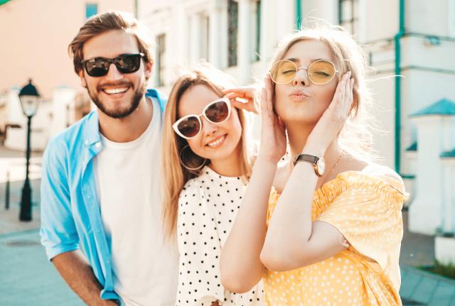 Il colore delle lenti di un occhiale da sole non è solo una questione di moda...