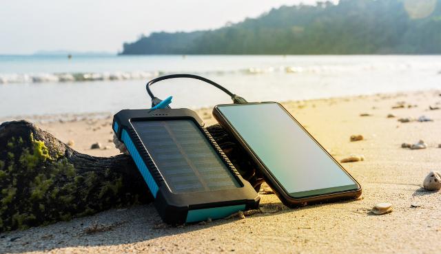 Powerbank con pannello solare incorporato