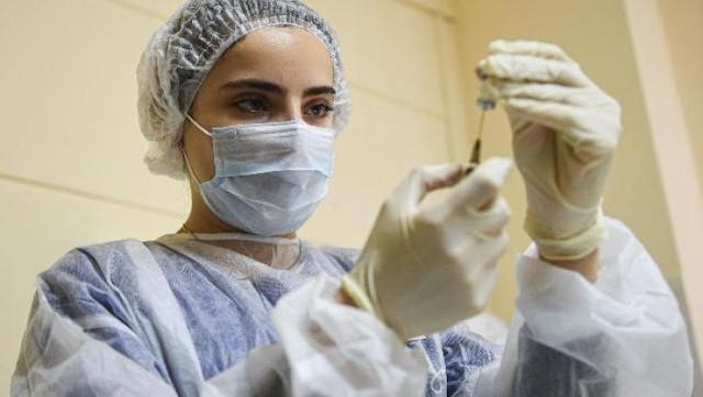 In Sicilia, per la Fase 1 della campagna vaccinale (da gennaio a marzo 2021) è stato definito il target di popolazione da vaccinare, pari a 141.084 unità In Sicilia, per la Fase 1 della campagna vaccinale (da gennaio a marzo 2021) è stato definito il target di popolazione da vaccinare, pari a 141.084 unità