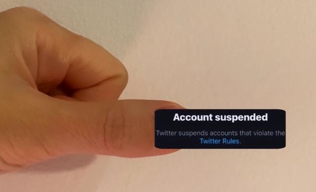 La manicure politically (s)correct di Mei Kawajiri...