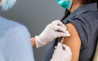 I vaccini anti-Covid in Sicilia si potranno fare anche a Scuola