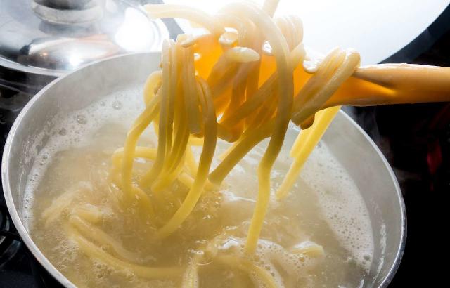 2. L'ACQUA DI COTTURA, TENETENE SEMPRE UN PO' DA PARTE