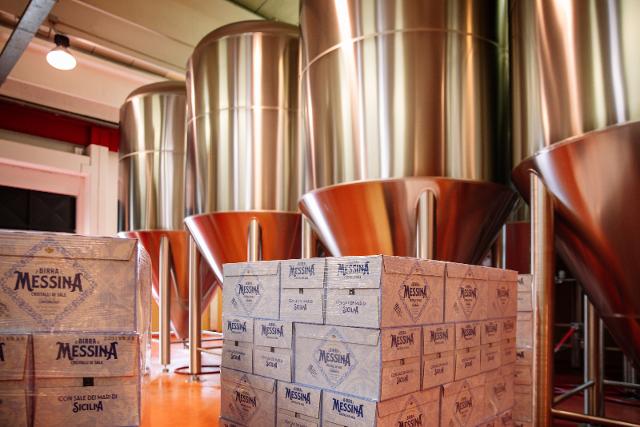 I silos in acciaio della Cooperativa Birrificio Messina