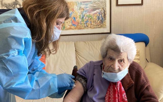 Vaccini a domicilio a cura dell'Asp di Palermo: partono le seconde dosi per gli over 80