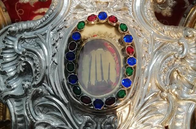 Reliquario d'argento con le quattro spine della corona di Cristo