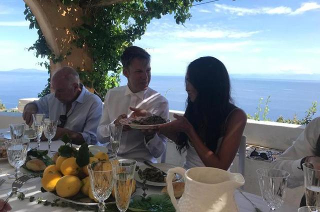 Luca e Giulia sposi ad Alicudi Luca e Giulia sposi ad Alicudi