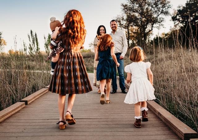 La domanda per l'assegno unico si presenta per via telematica all'Inps o presso Caf e Patronati, secondo le modalità che Inps indicherà entro il 30 giugno 2021.