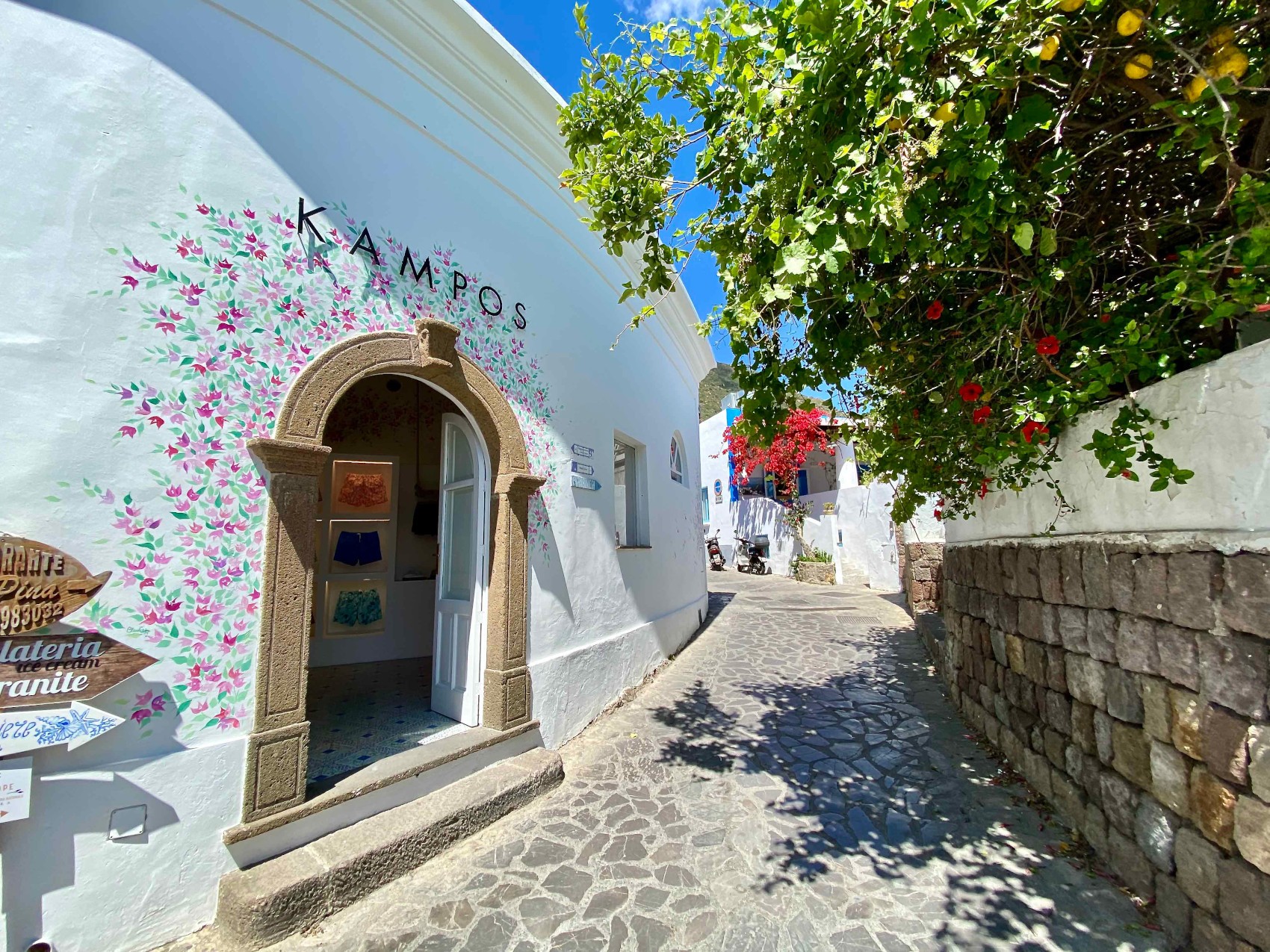 Kampos inaugura una nuova boutique a Panarea
