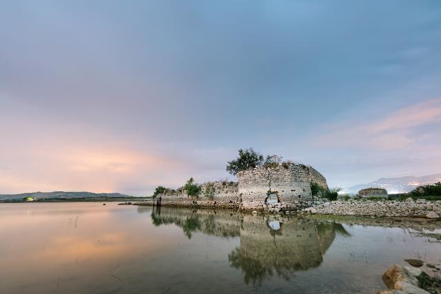 Alla scoperta del misterioso fortino arabo che emerge dal lago Arancio