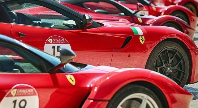 Grande festa Ferrari a Cavanera sull'Etna
