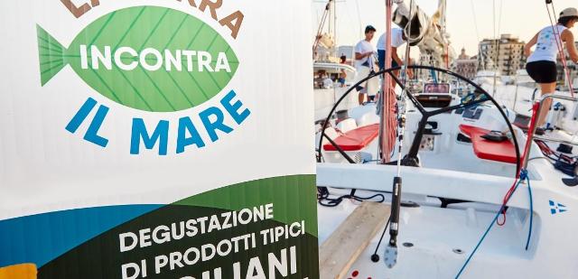 LA TERRA INCONTRA IL MARE