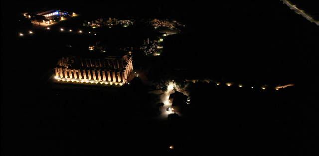 Il parco di Selinunte illuminato