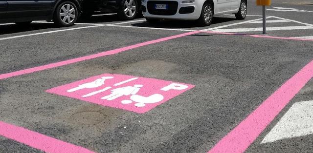 PARCHEGGIO ROSA