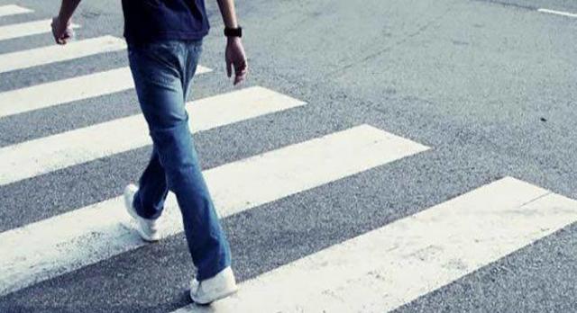 OBBLIGO DI PRECEDENZA AI PEDONI