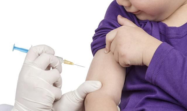 Via libera dell'Aifa alla vaccinazione anti-Covid per i bimbi dai 5 agli 11 anni