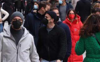 In Sicilia torna l'obbligo delle mascherina all'aperto