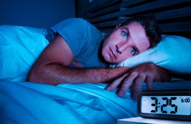 Dormire poco, tuttavia, non porta solo stanchezza. Alcuni studi evidenziano che i frequenti disturbi del sonno sono associati a un generale aumento del rischio di mortalità, e concludono che tali disturbi sono una malattia che deve essere trattata dal medico...