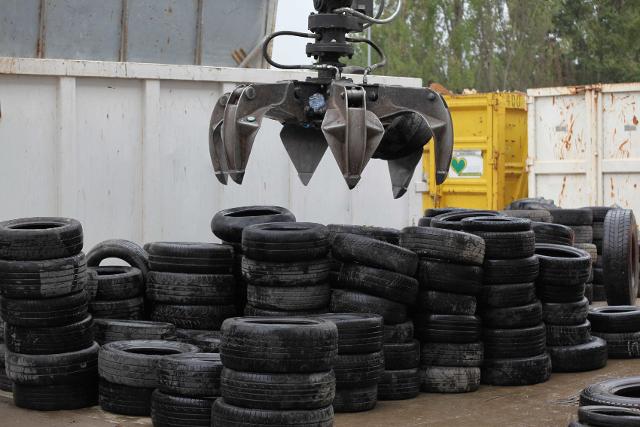 I pneumatici fuori uso raccolti in Sicilia nel 2021 equivalgono a 360 km di asfalti