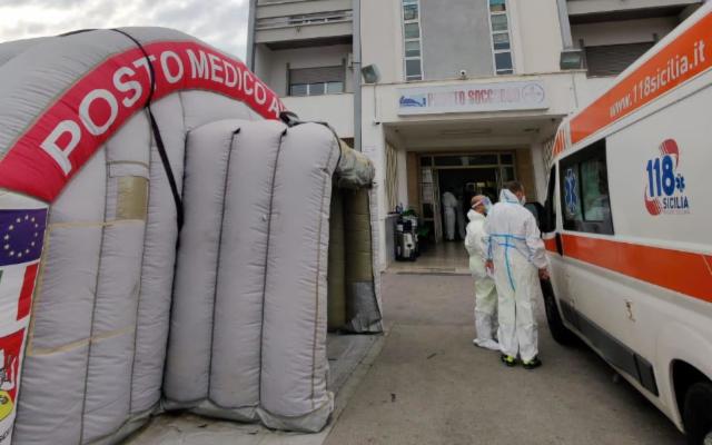 Con l'impennata di contagi gli ospedali palermitani e l'hub vaccinale corrono ai ripari