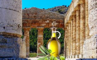 A Segesta la dea Afrodite Urania ha prodotto il suo primo olio extravergine di oliva