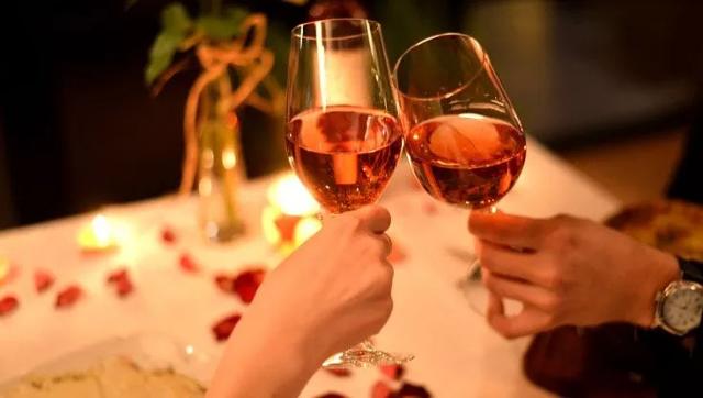 Il vino perfetto per festeggiare San Valentino? È siciliano, ovviamente