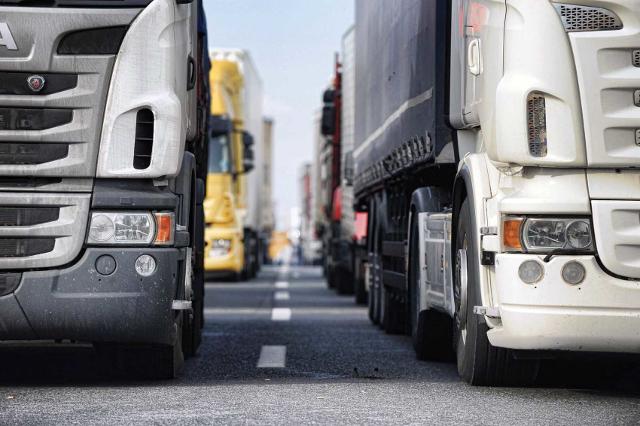 Il caro carburante rimane, ma i camionisti siciliani hanno sospeso i blocchi