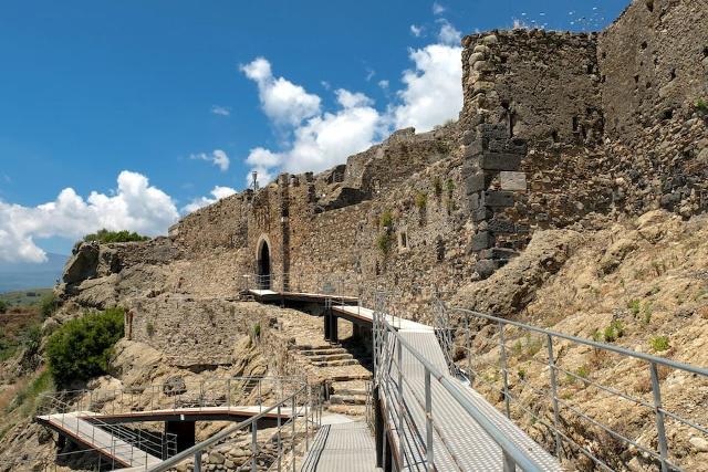 Le passerelle del Castello di Calatabiano