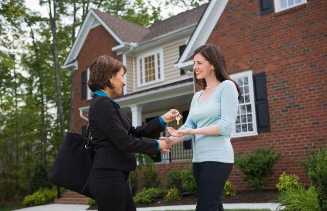 Sono le donne ad avere l'ultima parola nelle scelte che riguardano uno dei progetti più importanti nella vita familiare, e cioè l'acquisto di una casa.