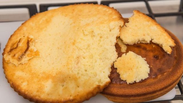 Cosa fare se la torta si è attaccata al fondo della teglia