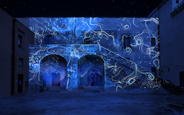 Il videomapping di Odd Agency, proiettato sul prospetto del Museo del Mare, Sciacca