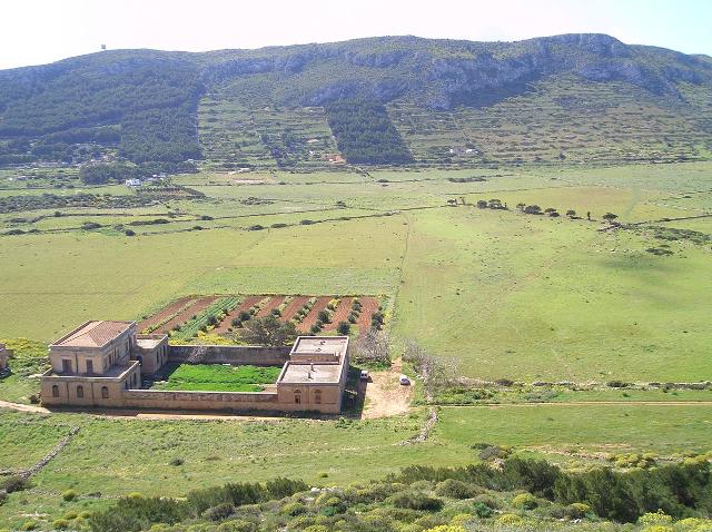 Un baglio storico nell'isola di Levanzo (TP)
