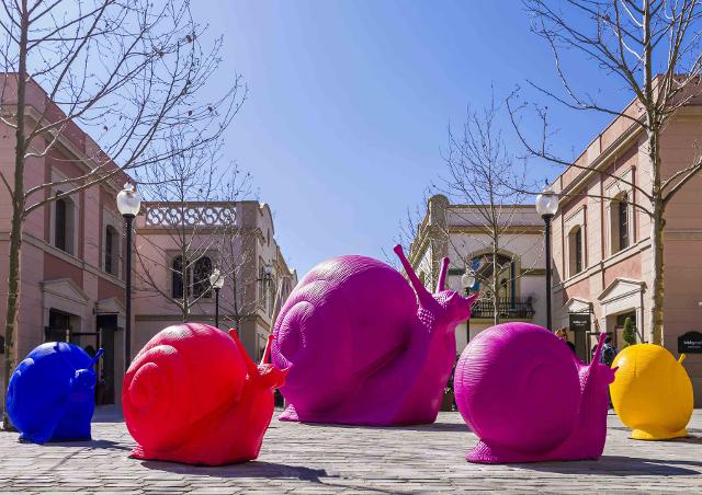 Villa Malfitano e Villa Trabia si popolano delle sculture firmate Cracking Art