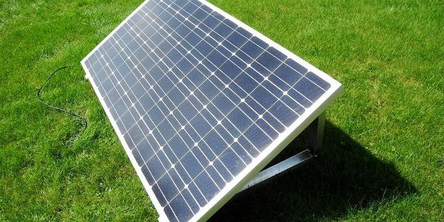 Il costo di un pannello Plug&Play si aggira intorno ai 500€/600€...