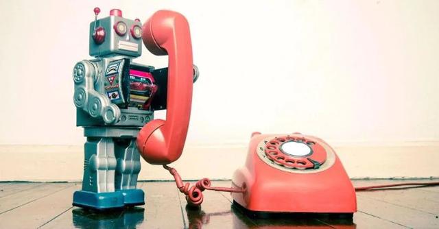 Essere chiamati di continuo può anche essere una minaccia per la privacy: una tecnica in particolare è quella del "vishing", che consente al truffatore di ottenere informazioni private tramite una voce automatica registrata...