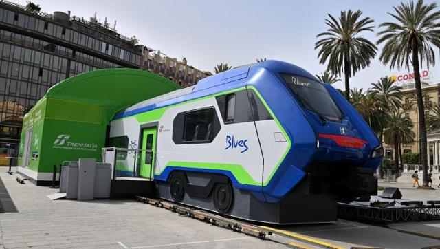 Il treno ibrido Blues di Trenitalia arriva anche in Sicilia
