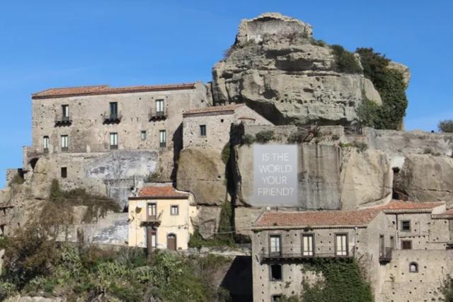 Castiglione di Sicilia e Isaac Chong Wai