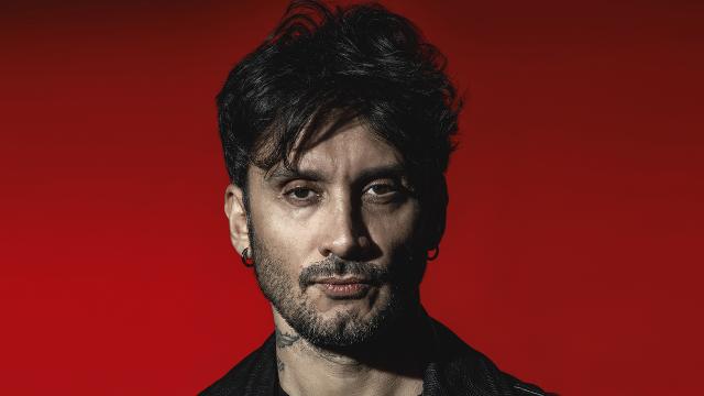 fabrizio-moro-con-live-2023-racconti-unplugged-al-golden-di-palermo