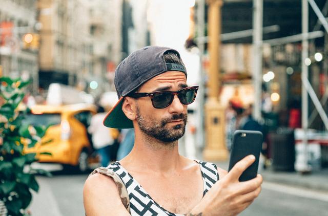 Il fotografo - Quando si viaggia con un fotografo è probabile che sia lui a portare a casa gli scatti migliori, ma...