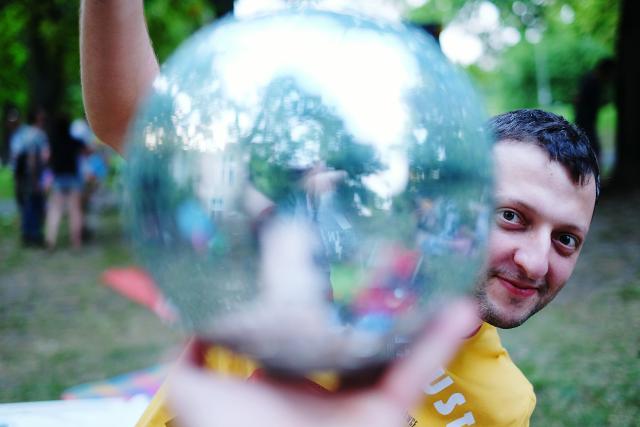 Il photobomber - In posa per la foto... si scatta! Peccato che poi arrivi lui...