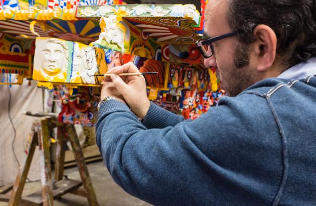 Michele Ducato nel suo laboratorio