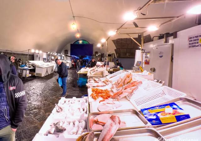 Riaperta la galleria della pescheria di Catania