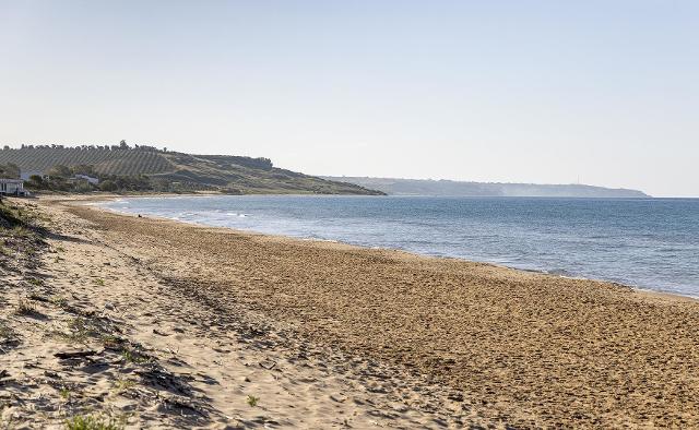 Estate a Insula, omaggio al paesaggio di Menfi