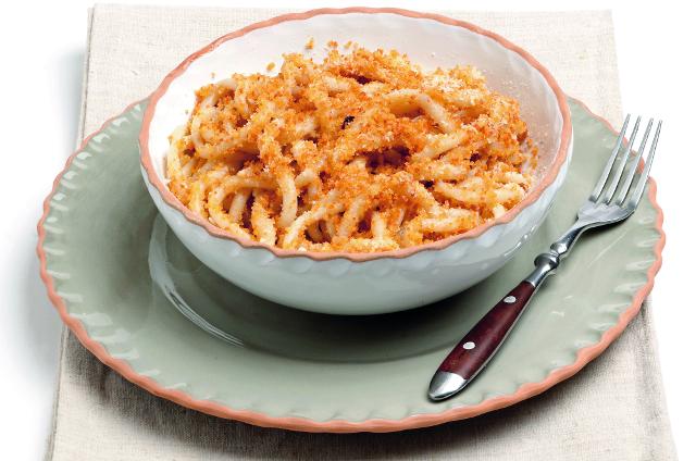Pici secchi con le briciole - ph © Giunti
