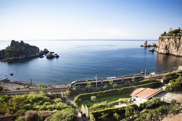 "In Regionale con Gusto - Scoperte enogastronomiche a portata di treno" - Da Taormina a Catania