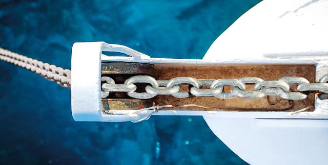 Gettare l'ancora senza danneggiare i fondali